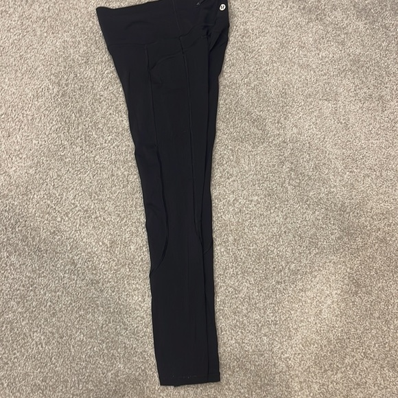 Lululemon leggings, size 4 - Picture 4 of 4